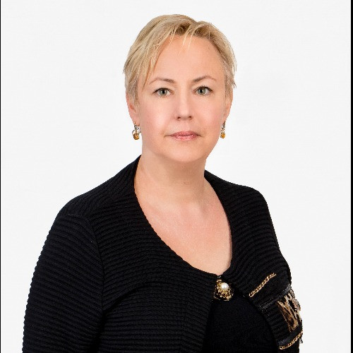 Надя Ефремова